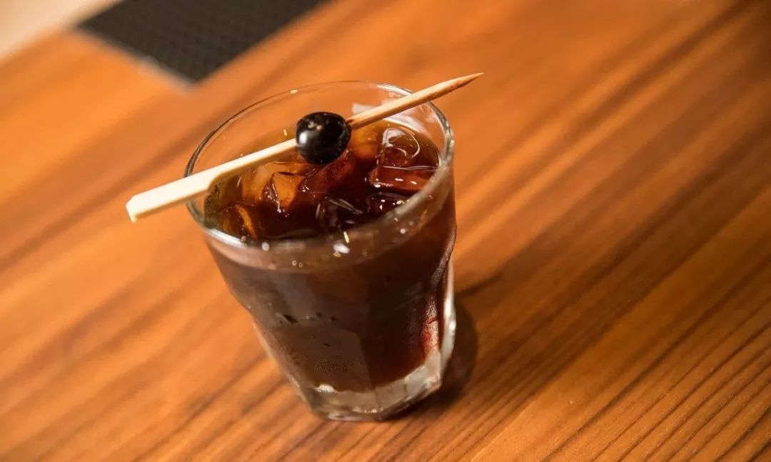 第一家卖酒的星巴克,星巴克探店卖酒