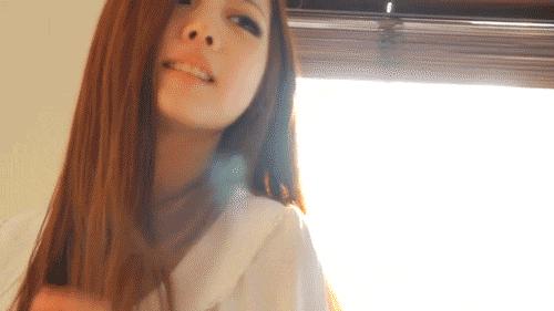 搞笑gif趣图妹子你这是准备干嘛,搞笑gif趣图妹子你为什么要这样玩