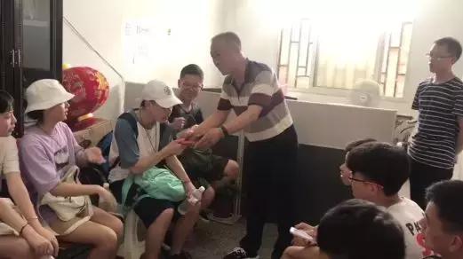 道歉、改签、奖500，为昭交集团这种做法点赞！