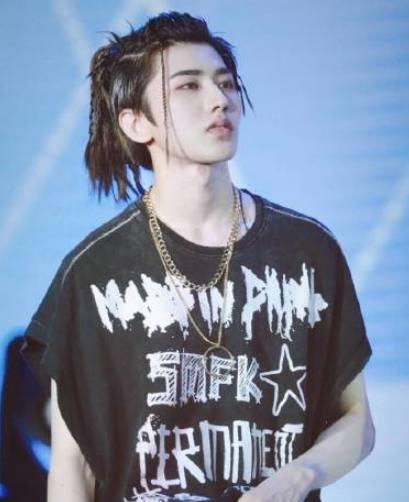 蔡徐坤安检过程,蔡徐坤过安检视频