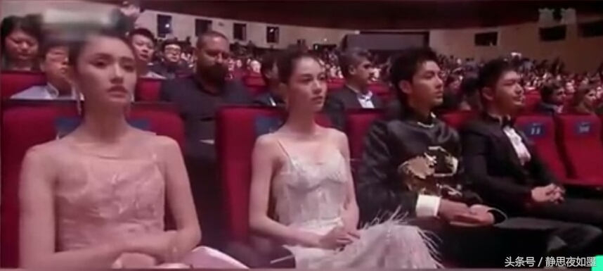 赵丽颖穿黑色开叉长裙优雅图片,女神赵丽颖最惊艳的10套礼服