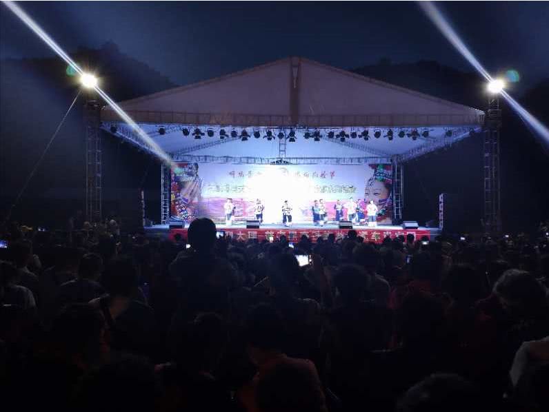 大理首发团乘昆楚大高铁昨日抵达普者黑