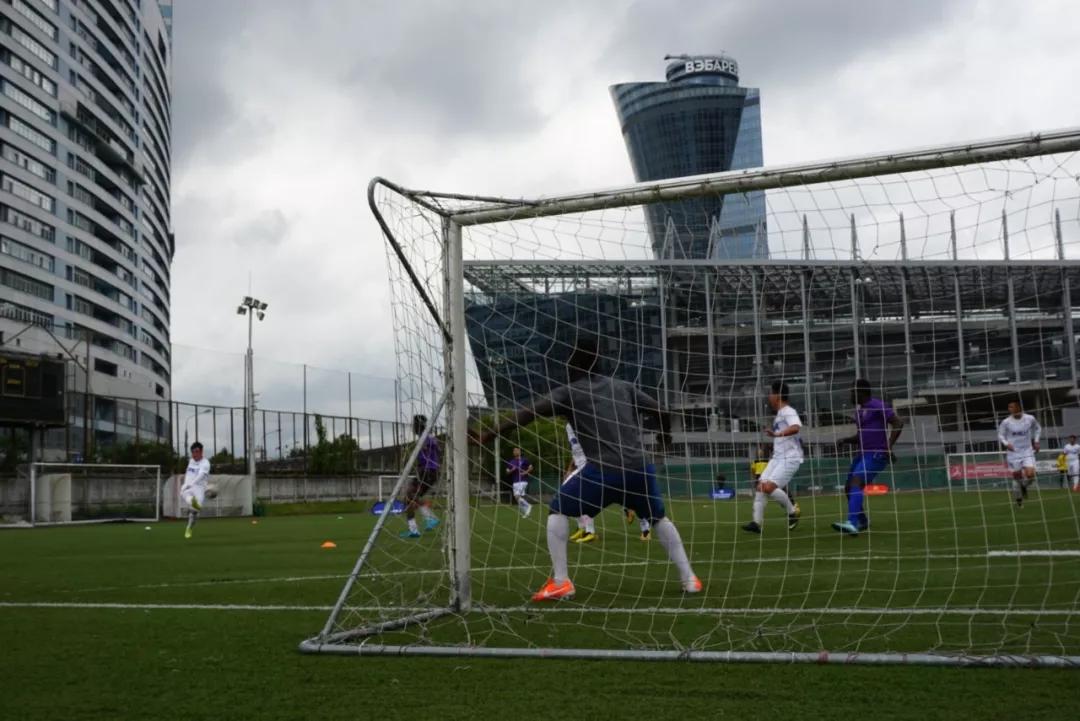 涓縿鍙嬭皧涓嶅彉涓囧彜闀块潚,涓嫃鍙嬭皧涓囧彜闀块潚瑙嗛