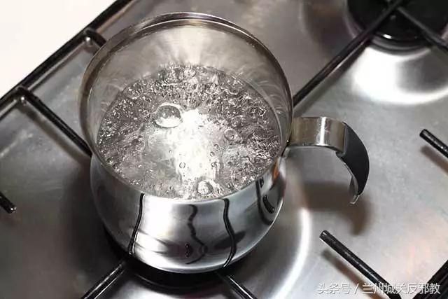 *裤内**穿什么颜色最好？一天不换有多脏？*裤内**二三事，一次说清