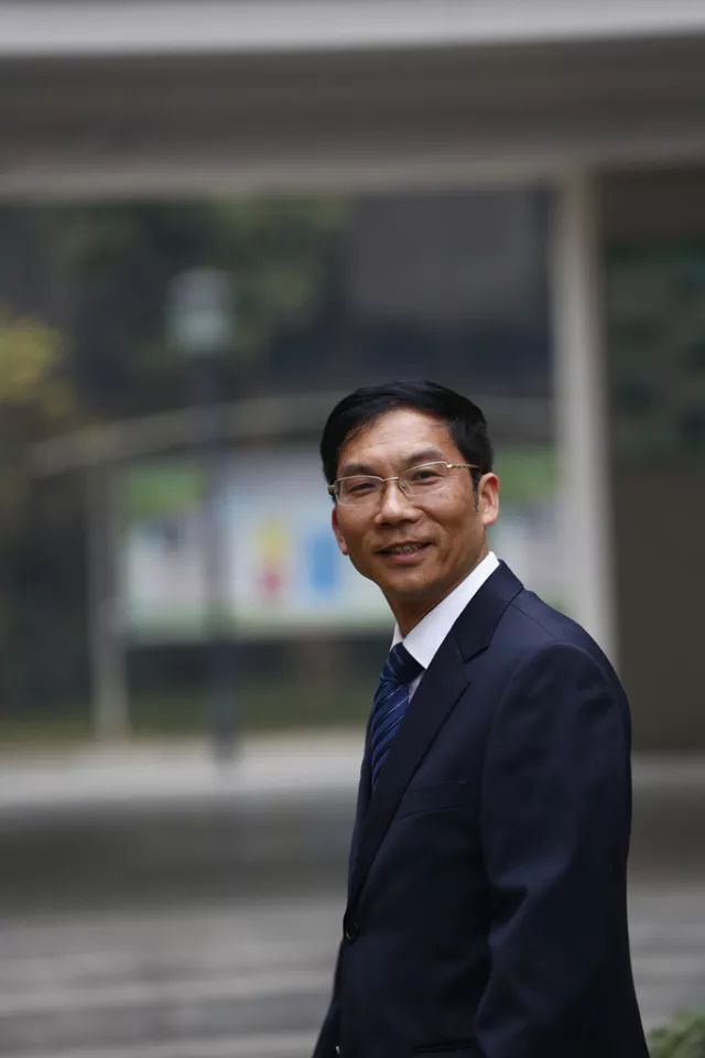 四川教师风采丨田精耘:耕好教育这亩田