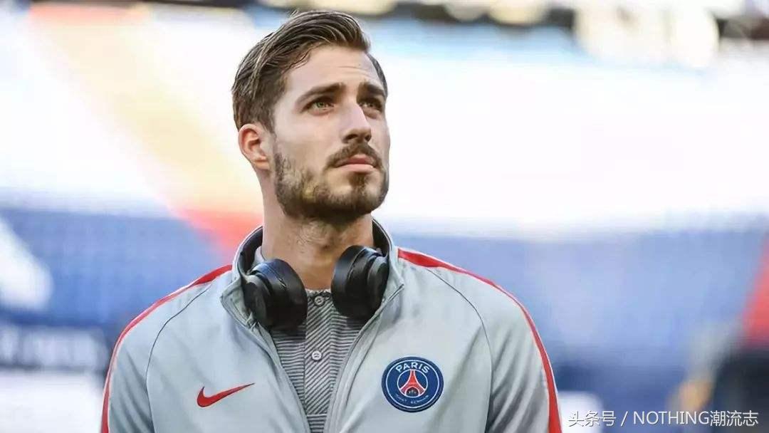 脱下球服的球员,哪个球星的球衣好看