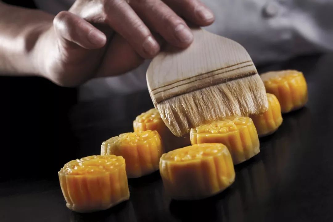 上海半岛酒店米其林月饼7月12日上线售卖，打折、优惠全攻略！