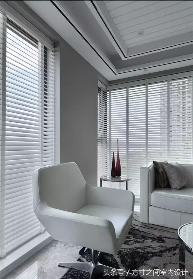 百叶窗加窗帘,窗帘用百叶窗好看吗