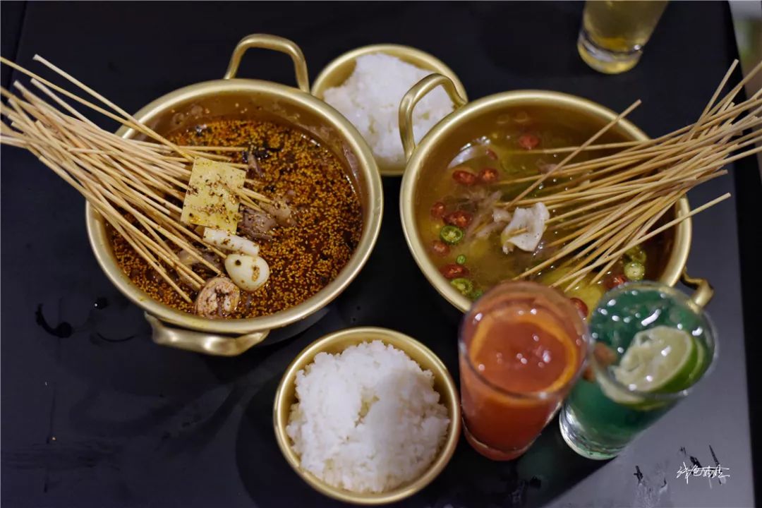 最火的冷锅串串店的细节,经典冷锅串串火锅