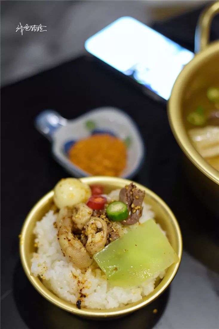 最火的冷锅串串店的细节,经典冷锅串串火锅