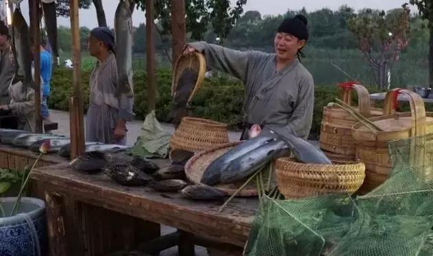 九百年前的铜币值钱吗,两千多年前的铜钱值钱吗