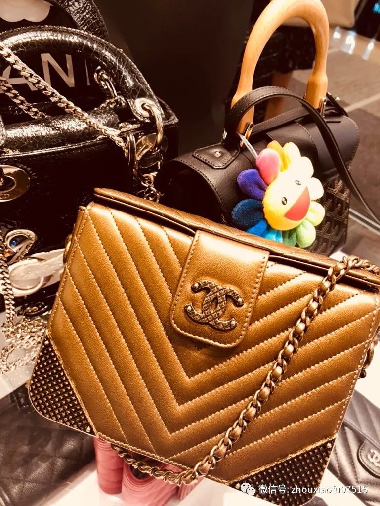 「周小福」「福夸」|纠结买包?!当经典款都拥有,季节款or特殊皮怎么选?