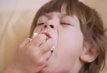 北方酸梅汤南方龟苓膏,中药凉茶酸梅汤