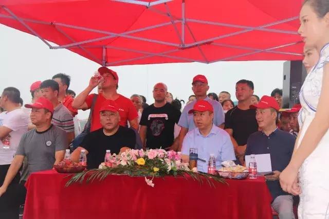 芜湖东易日盛龙舟节,东易日盛划龙舟