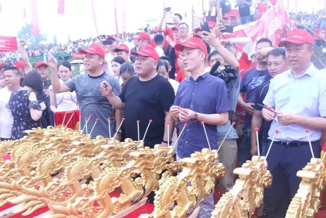 芜湖东易日盛龙舟节,东易日盛划龙舟