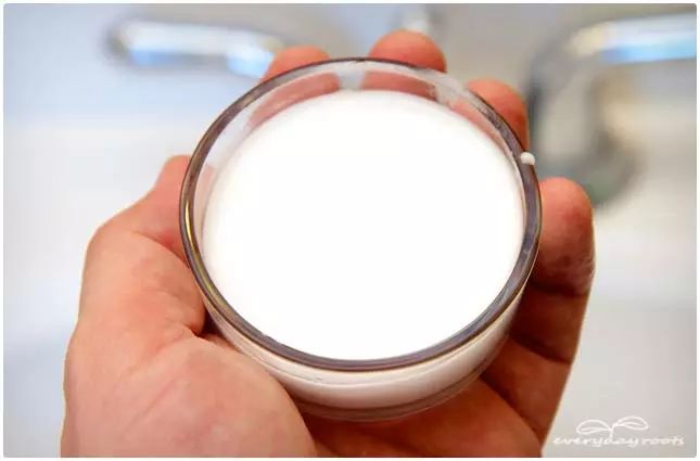 油烟机去污渍的小妙招有哪些,十年油烟污渍一喷就干净