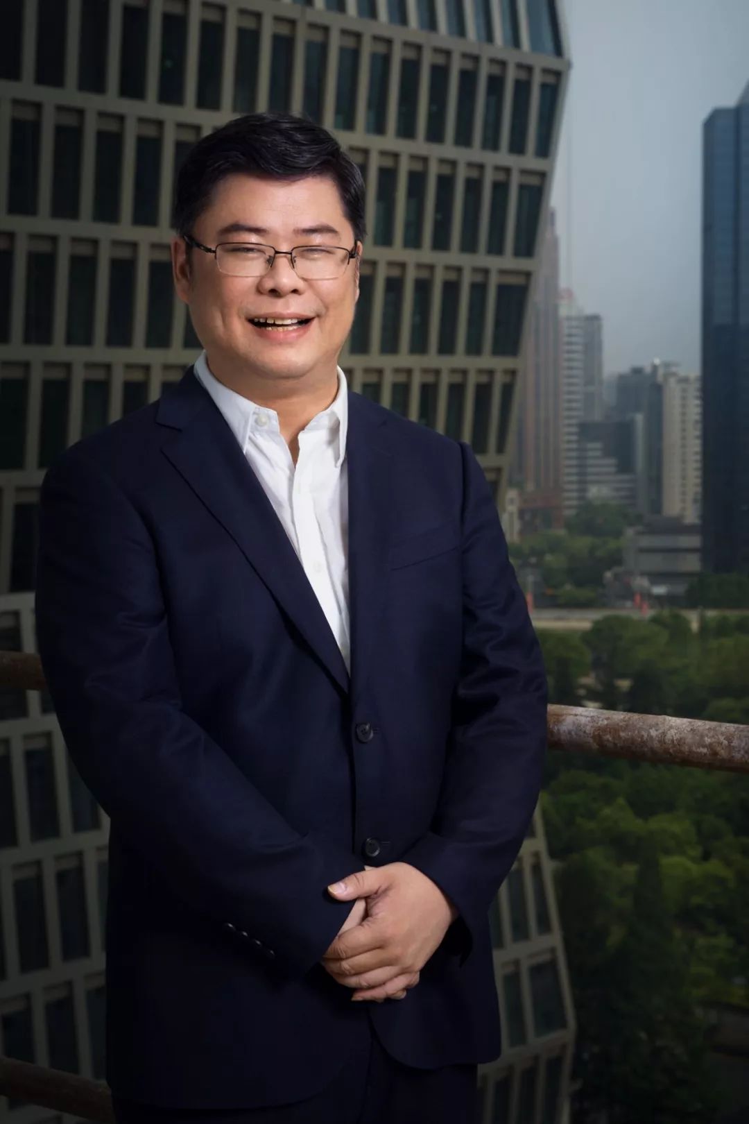 感谢每一位建设工厂的员工,感谢每一个建设中国的中国人英语