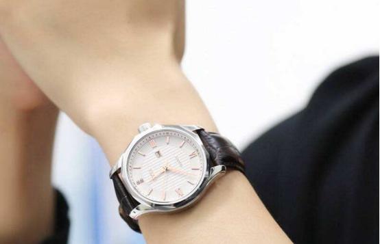 性价比最高的一款飞亚达男士手表,飞亚达机械手表经典