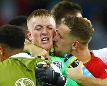 乌贼刘毒奶首失效！英格兰点球惊险过关！网友：快乐足球好运常在