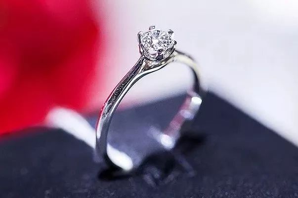 钻汇珠宝城这面“浪漫告白墙”即将开启霸屏模式！更多……