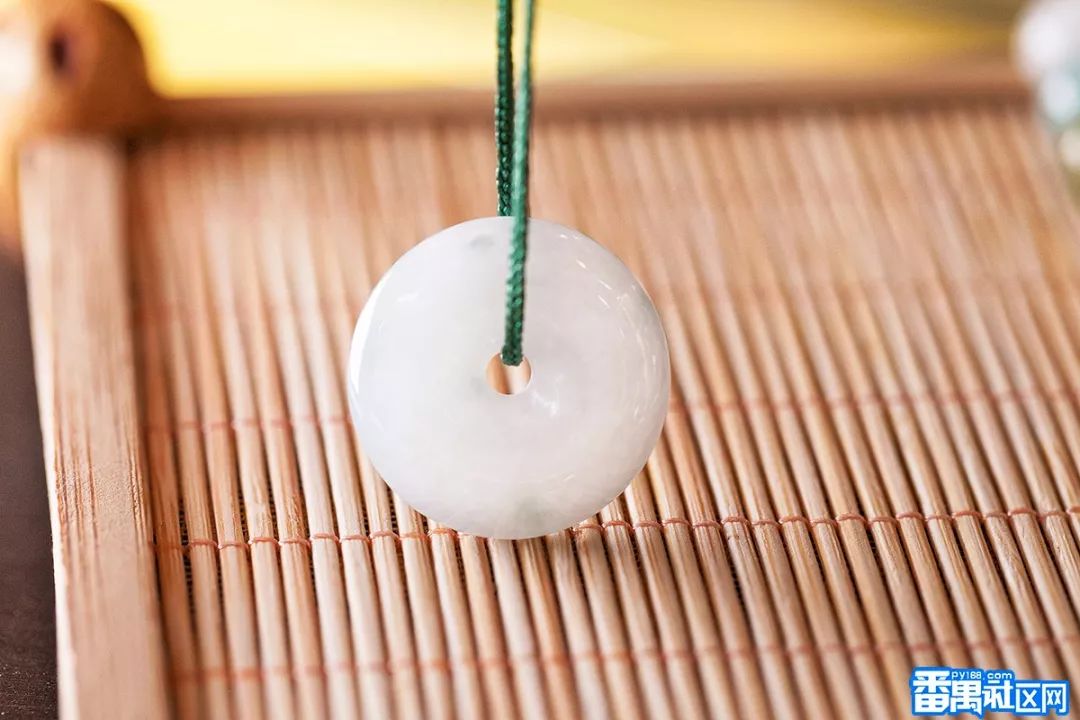 钻汇珠宝城这面“浪漫告白墙”即将开启霸屏模式！更多……