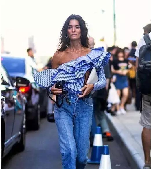 白皮肤比基尼夏日装,露肤装