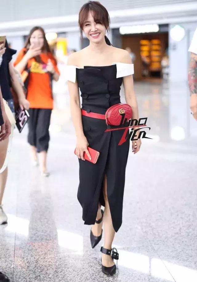 白皮肤比基尼夏日装,露肤装