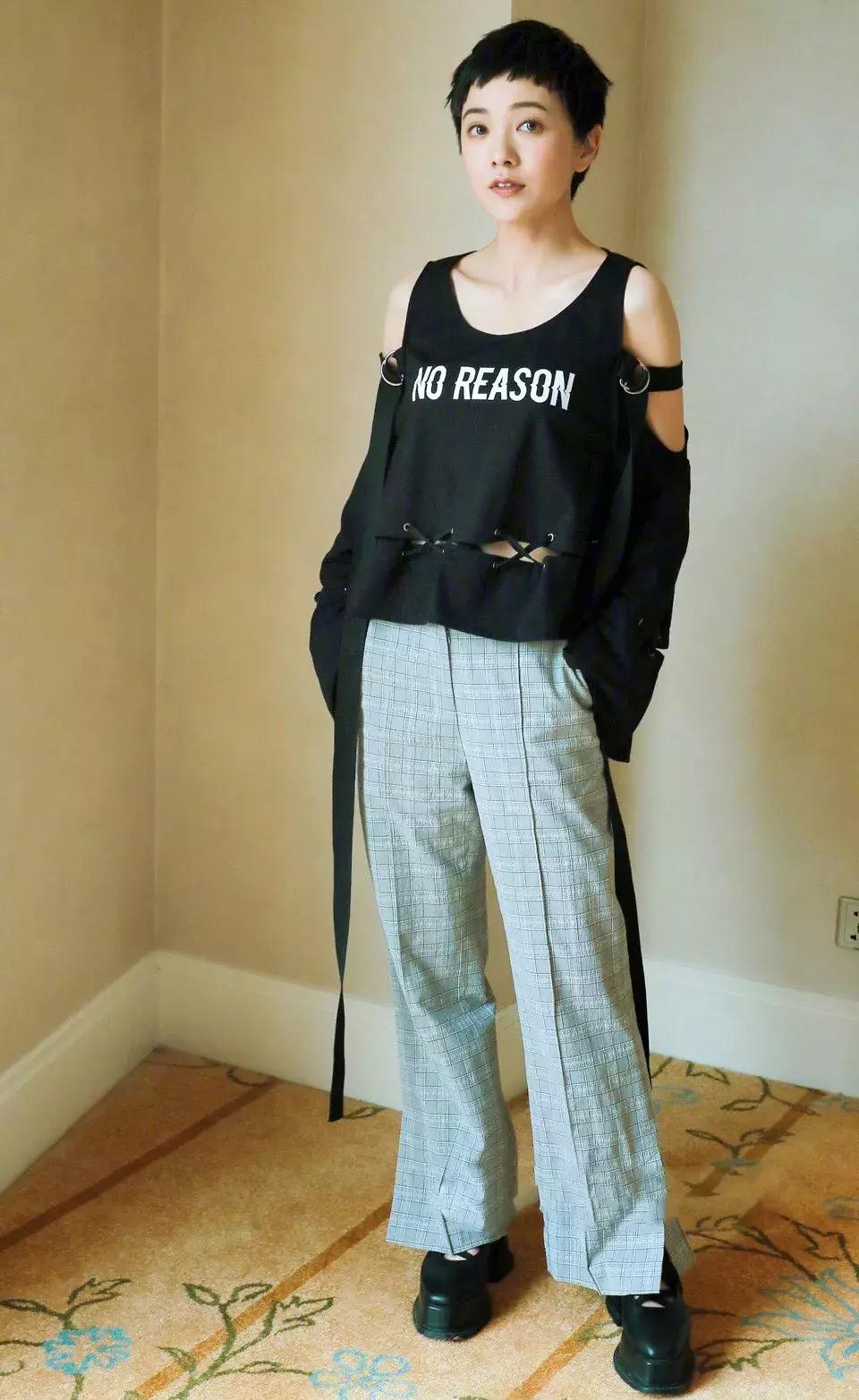 白皮肤比基尼夏日装,露肤装