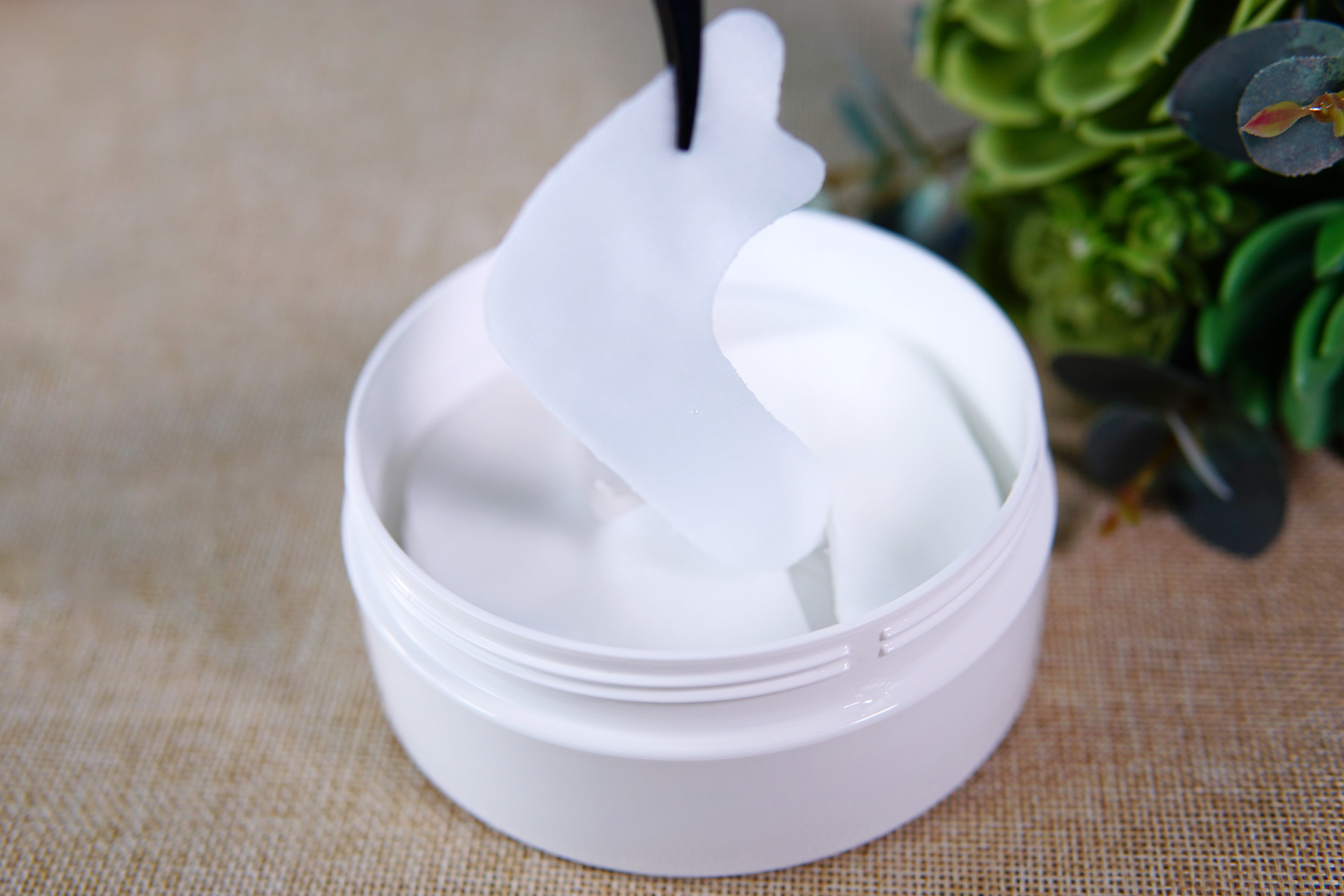 用了好多眼膜眼睛周围还是好干,最好用的十大眼膜排名