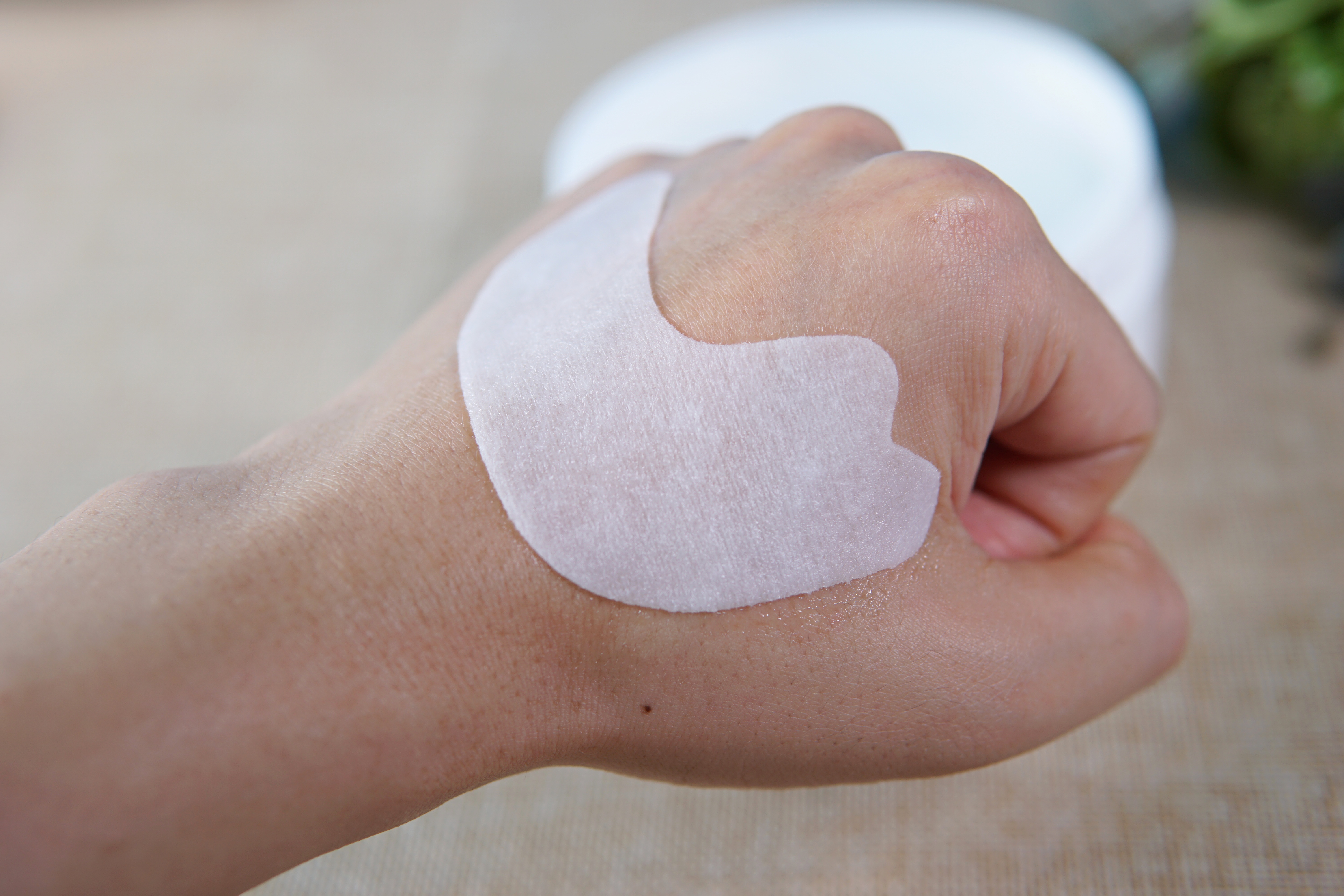 用了好多眼膜眼睛周围还是好干,最好用的十大眼膜排名