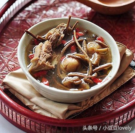 冬天怎样煲老鸭汤,怎么煲老鸭汤最好喝