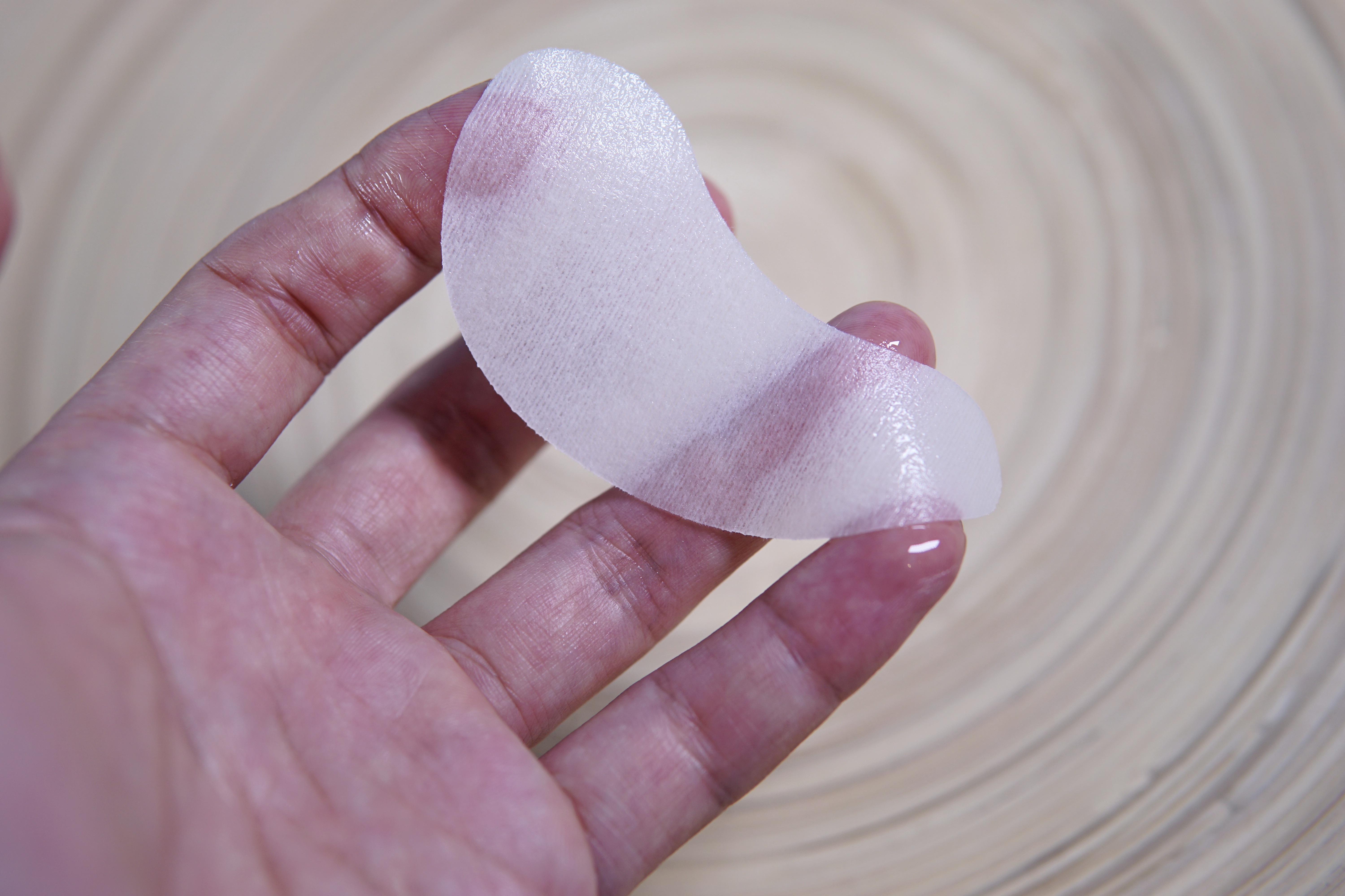 用了好多眼膜眼睛周围还是好干,最好用的十大眼膜排名