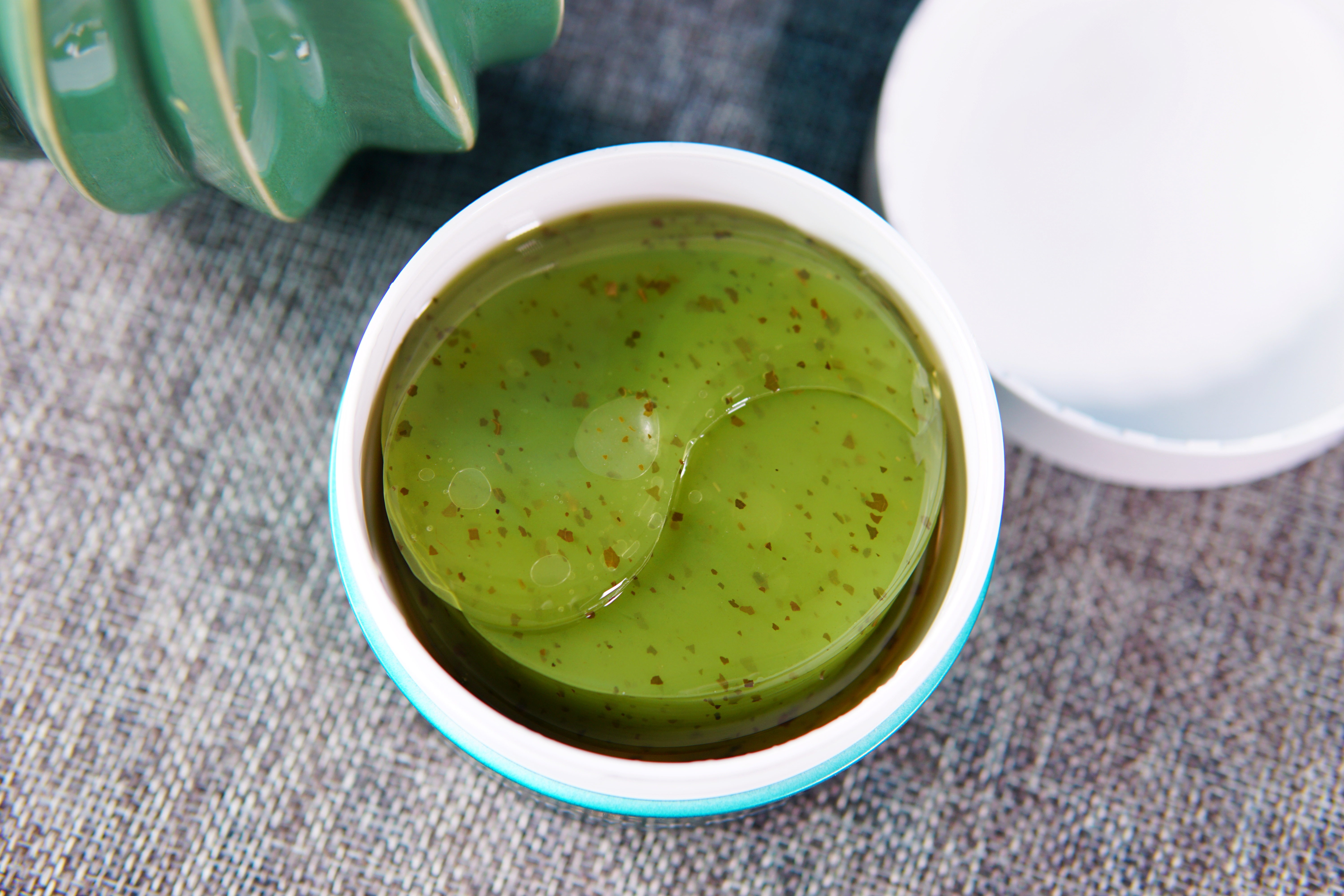 用了好多眼膜眼睛周围还是好干,最好用的十大眼膜排名