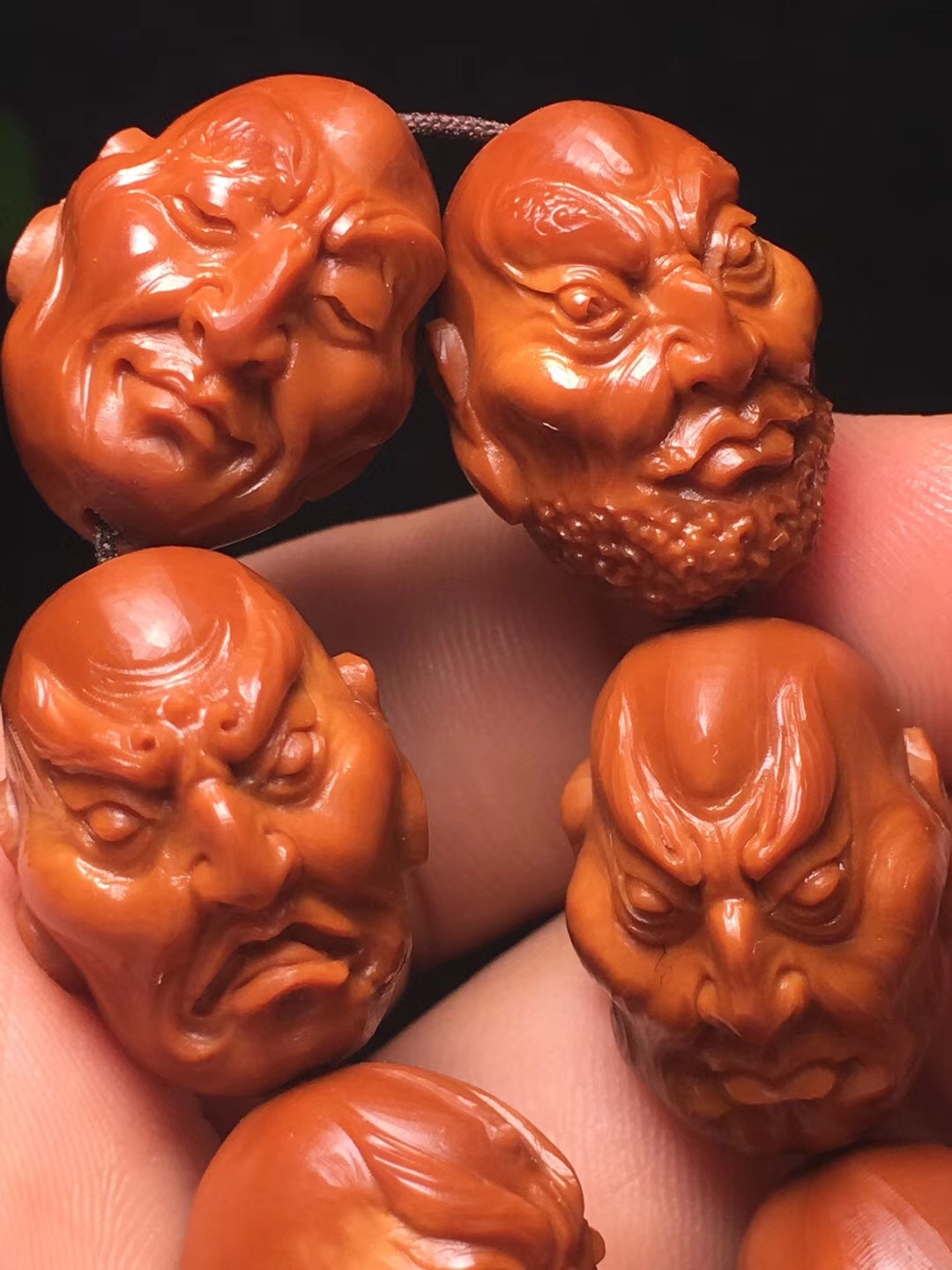 什么样的橄榄核值得把玩,什么样的橄榄核雕最好