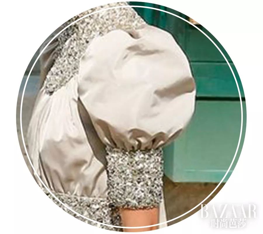 塞纳河倒映着埃菲尔铁塔,香奈儿的绝美高定