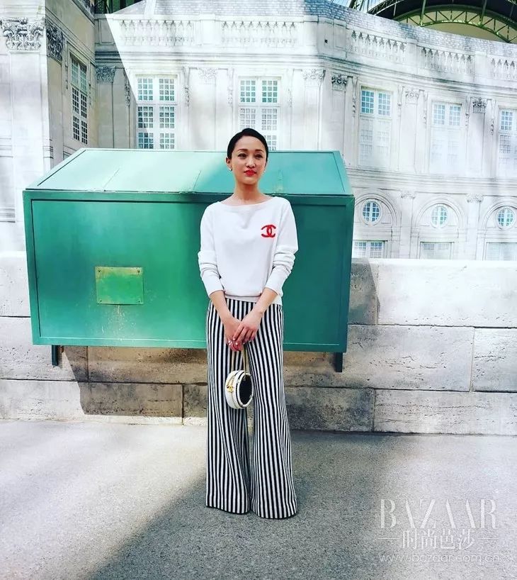 塞纳河倒映着埃菲尔铁塔,香奈儿的绝美高定