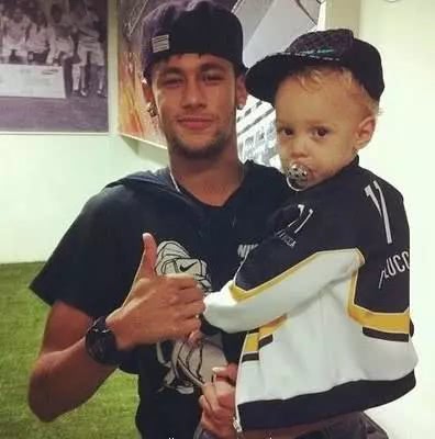 c罗的孩子和梅西孩子比赛,c罗的4个孩子