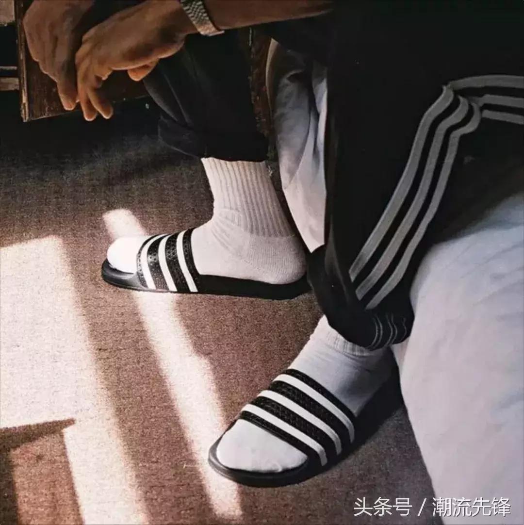 今夏最适合的凉拖,夏天给自己备几件羽绒服