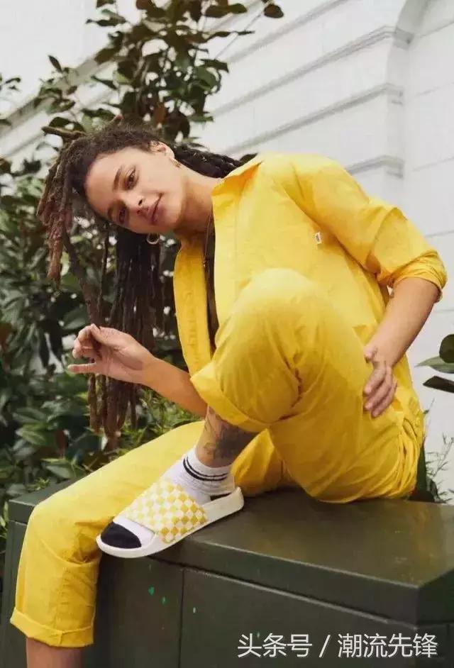 今夏最适合的凉拖,夏天给自己备几件羽绒服