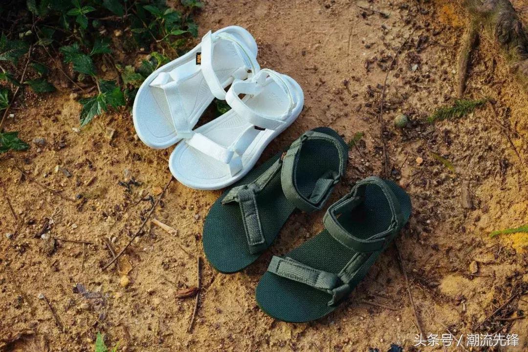 今夏最适合的凉拖,夏天给自己备几件羽绒服