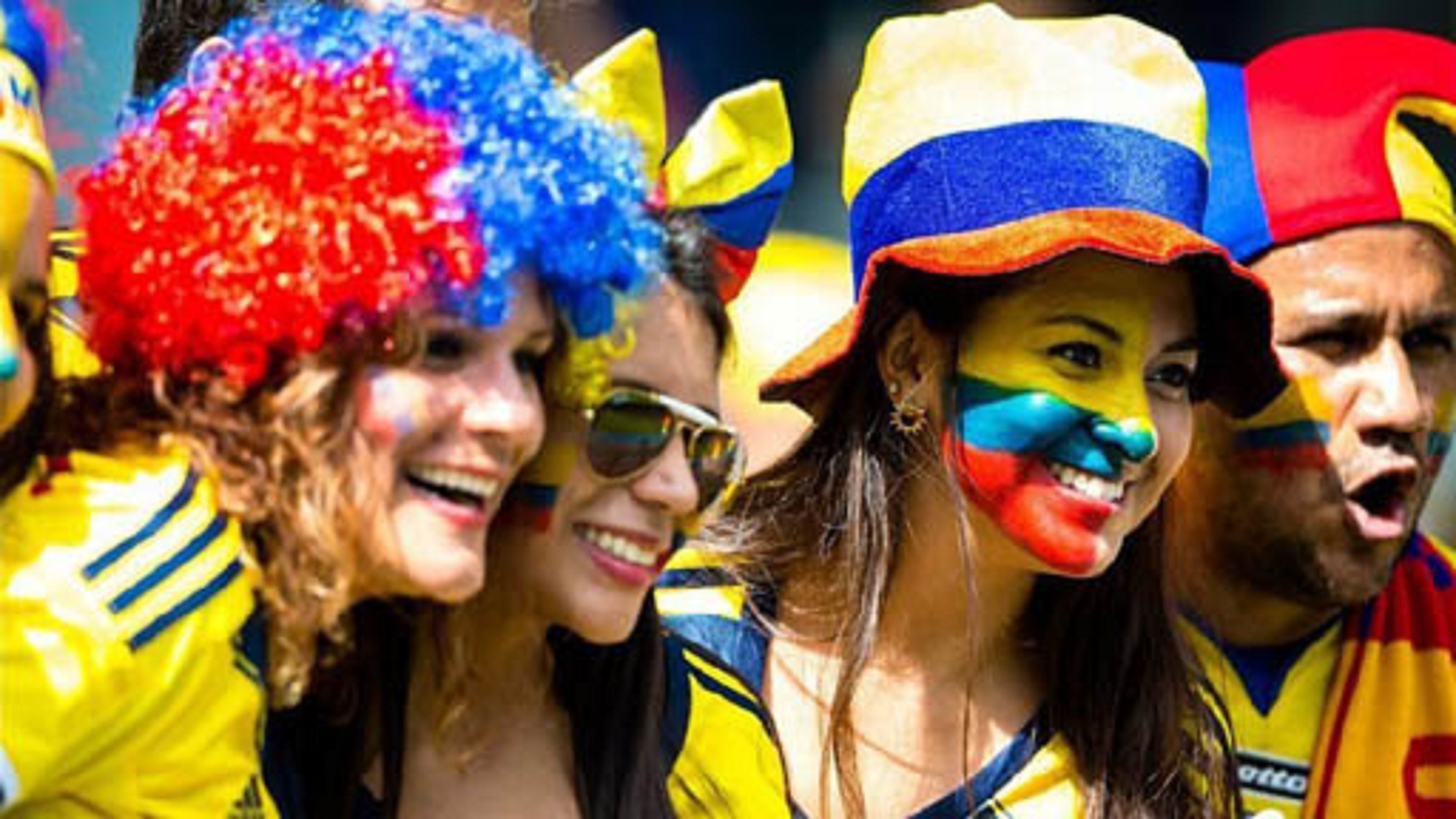 猜球女王纹身彩绘，百发百中预测世界杯