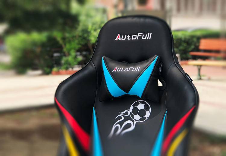 坐着看球累吗？或许你可以试试这把世界杯主题款电竞椅