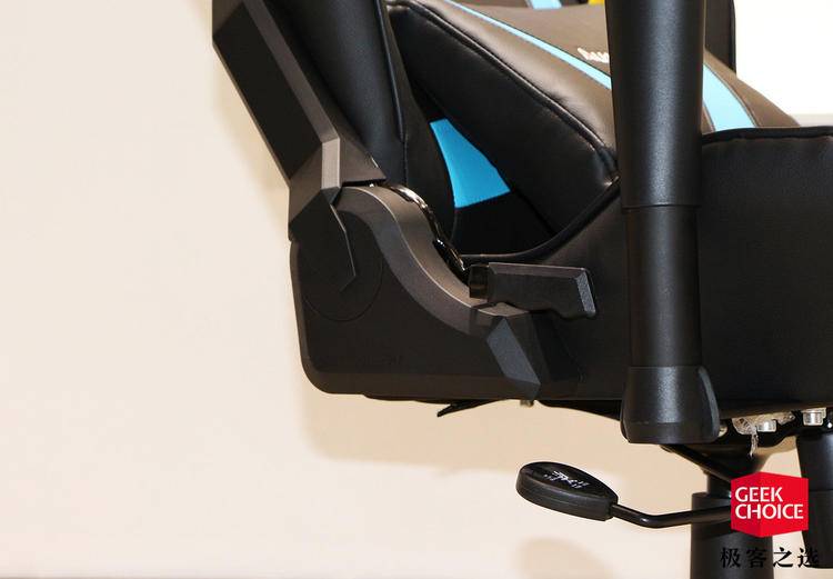 坐着看球累吗？或许你可以试试这把世界杯主题款电竞椅