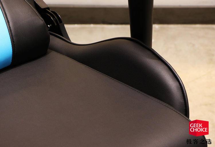 坐着看球累吗？或许你可以试试这把世界杯主题款电竞椅