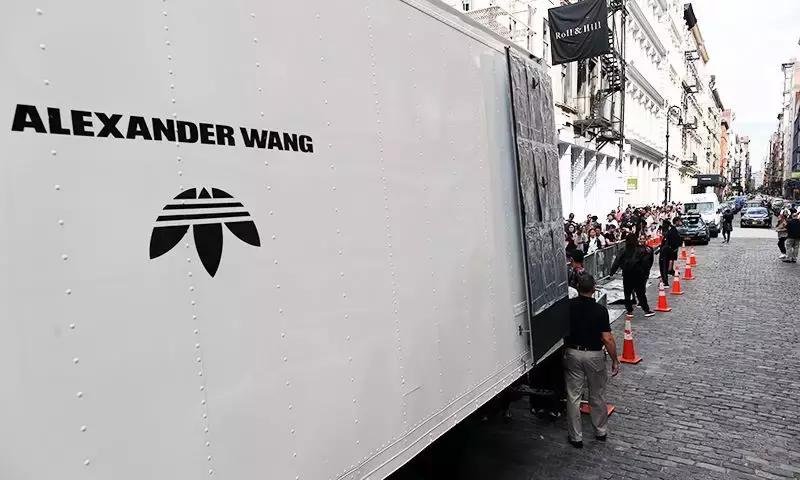 2022阿迪三叶草初中生潮款穿搭,adidas三叶草穿搭