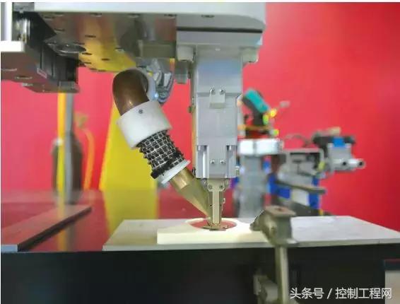 裸眼3d焊接机器人,机器人焊接3d视觉系统