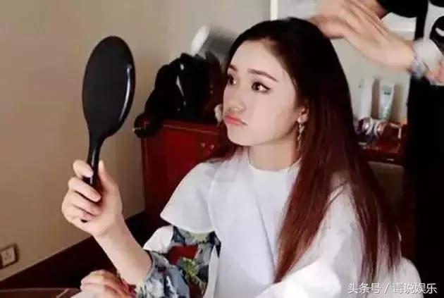 林允回应被黑事件,林允回应撕脚皮视频