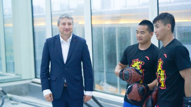 邹市明与冉莹颖拳坛传奇的另一面,冉莹颖和邹市明出席活动