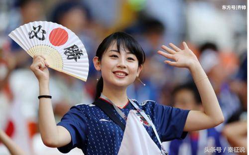 日本女球迷vs韩国女球迷,中韩女球迷惊艳亮相