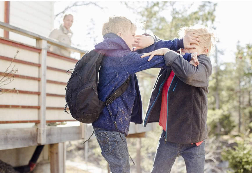 男人梦到别人打架预示着什么,梦到打架别人流血是什么征兆